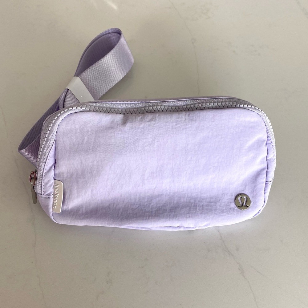 NWT Lululemon Everywhere Belt Bag